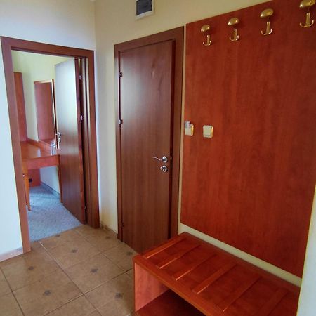 סבטי ולאס Hotel Consul מראה חיצוני תמונה