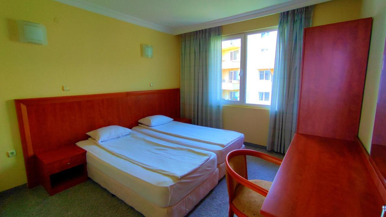 סבטי ולאס Hotel Consul מראה חיצוני תמונה