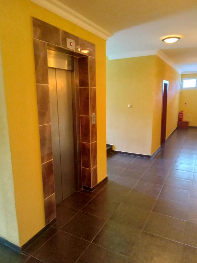 סבטי ולאס Hotel Consul מראה חיצוני תמונה